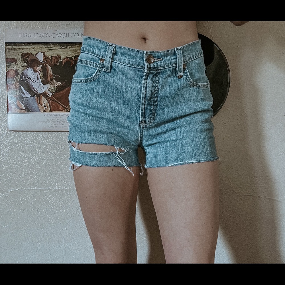 VINTAGE ROCKIES CUTOFFS - Picture 2 of 5